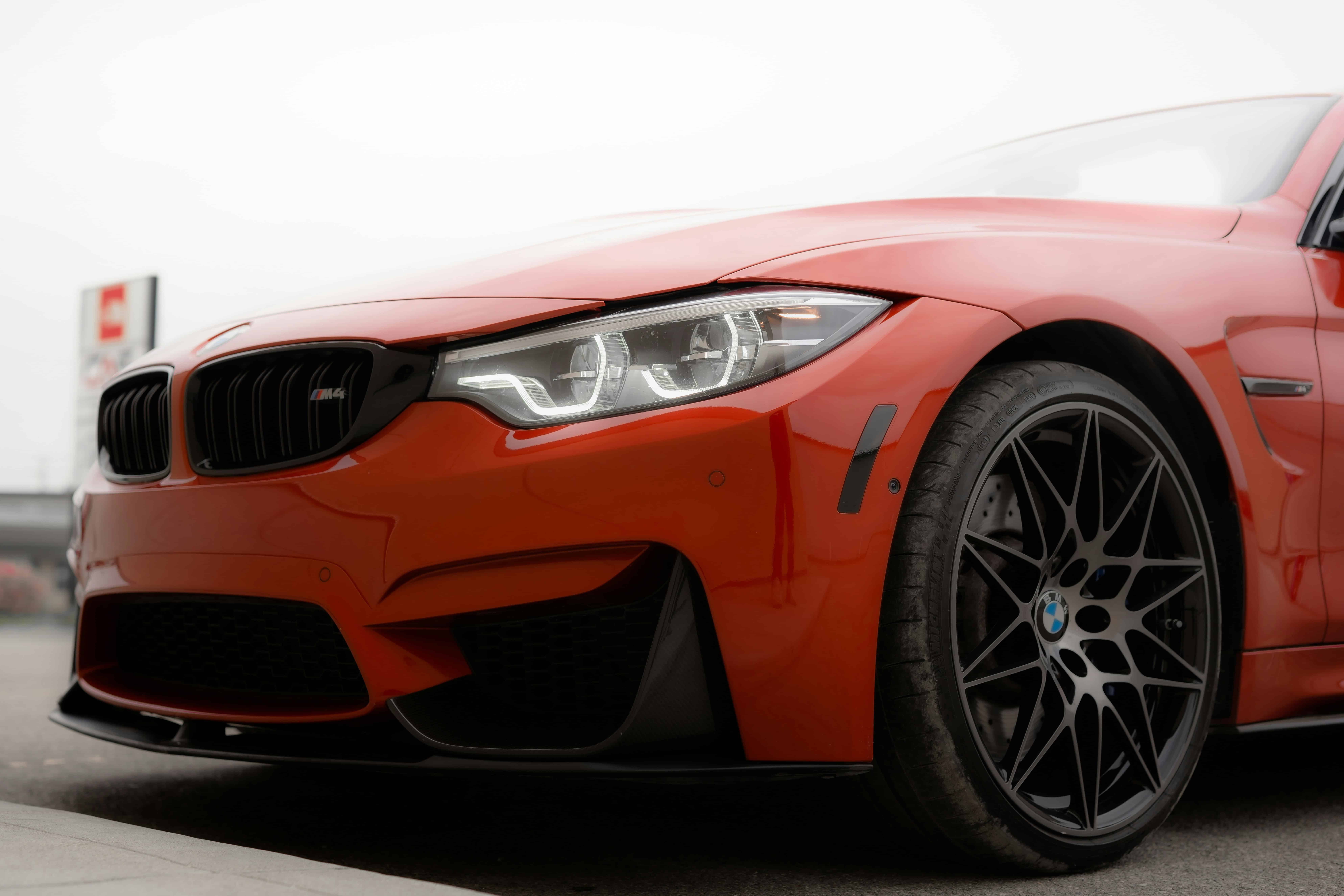 2026 BMW M3 Competition front fascia – vertical kidney grille slats, large air intakes, aggressive lower bumper – pure M visual dominance